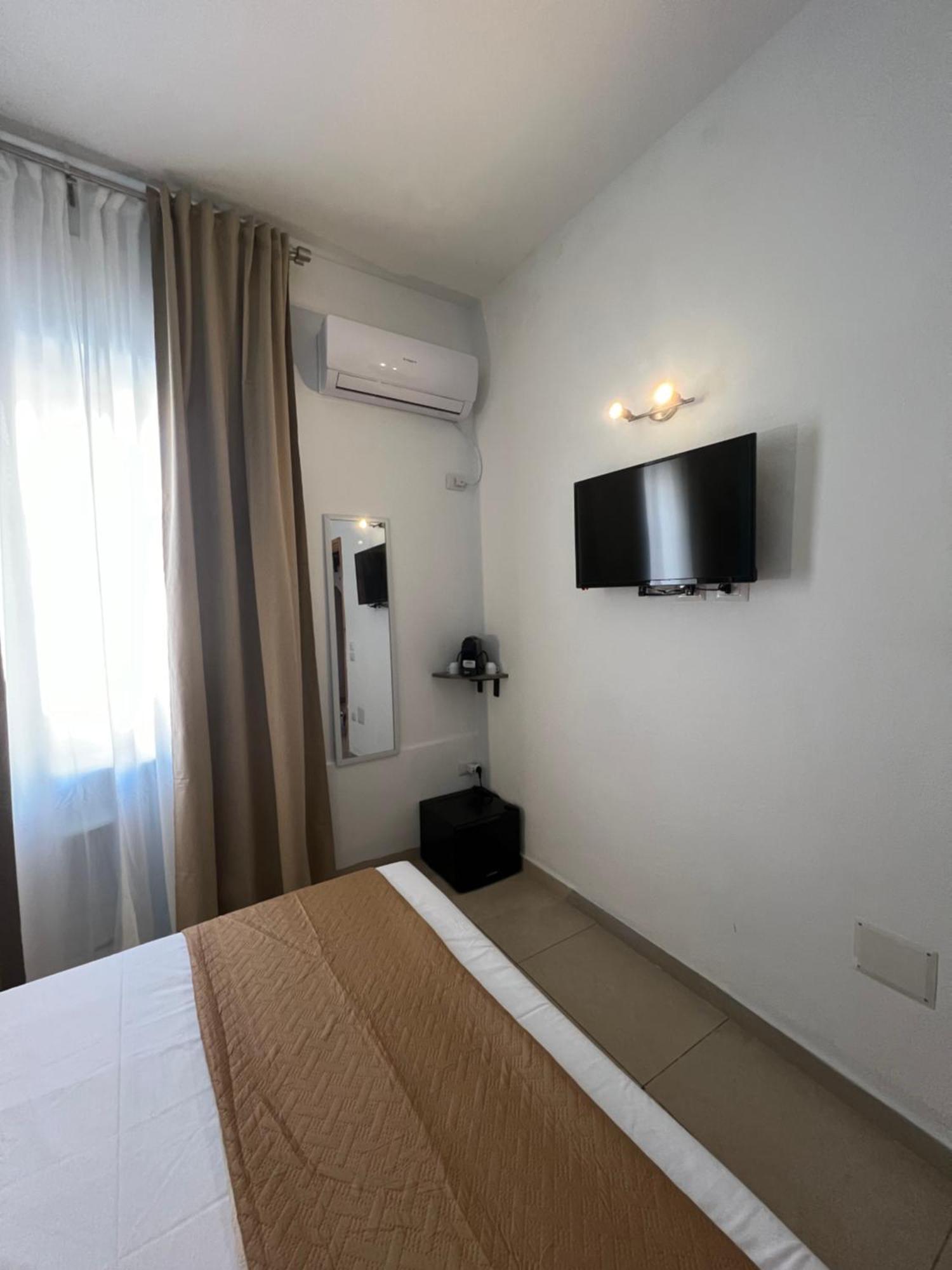 Les Chambres De Francoise Guest House Olbia Eksteriør billede