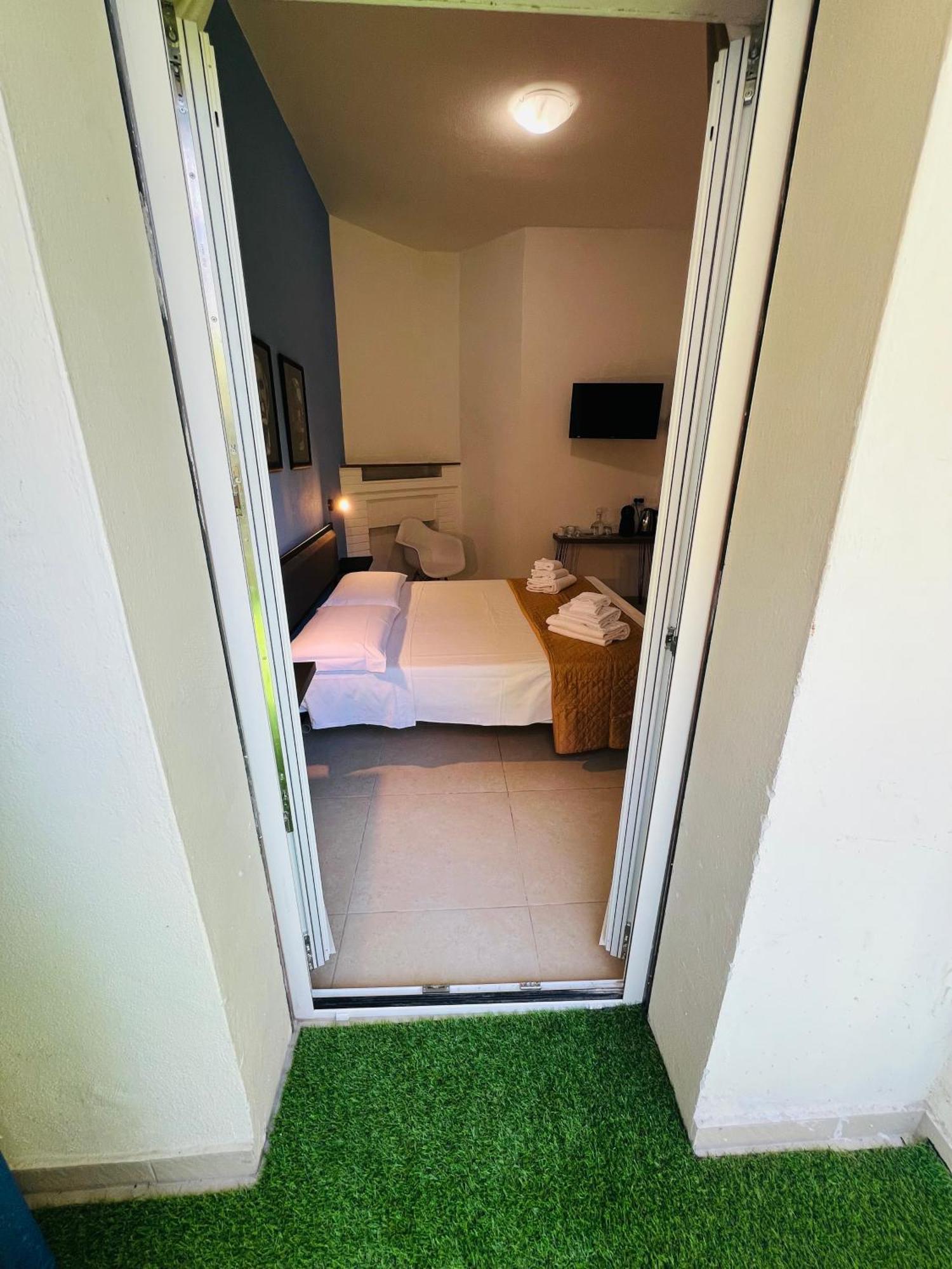 Les Chambres De Francoise Guest House Olbia Eksteriør billede